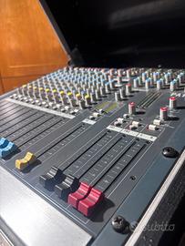 Mixer regia Hallen Heath PA12