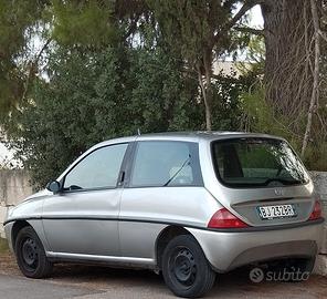 Lancia y - 2000