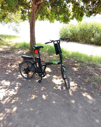 Bicicletta elettrica icone One city