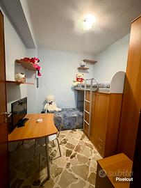 Cameretta con letto a castello