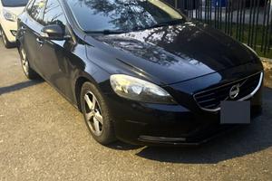 volvo v40 D2 momentum