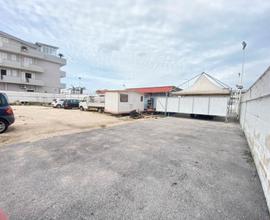 PIAZZALE ad uso commerciale FL179