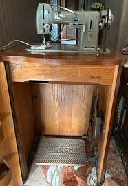 Macchina per cucire Necchi