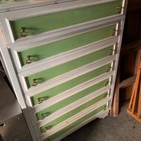 Vecchia cassettiera da ridipingere