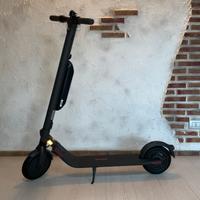 Monopattino elettrico - Ninebot Segway E45E