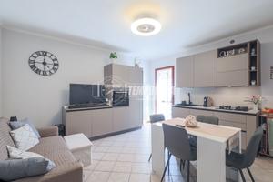 APPARTAMENTO CON INGRESSO INDIPENDENTE, GARAGE E T