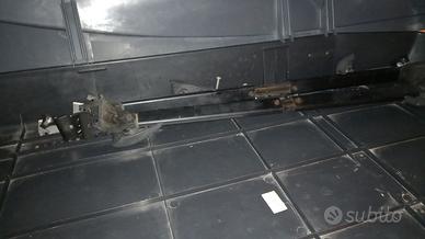 Box portaogetti per auto