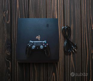 PlayStation 4 Pro 1TB + Controller - CUH-7016B