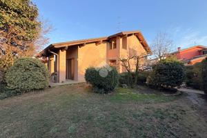 VILLA SINGOLA A PANDINO