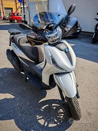 Piaggio Beverly 400 S 2025 1600 KM