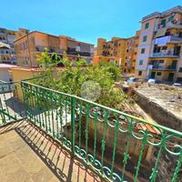 2 LOCALI A TORRE DEL GRECO