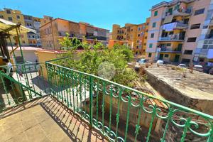 2 LOCALI A TORRE DEL GRECO
