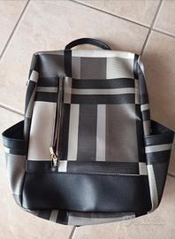 Zainetto stile Burberry 