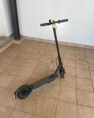 Monopattino elettrico XIAMOMI Essential