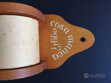 Notes di legno con carta originale vintage