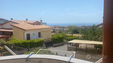 Praia a Mare indipendente con giardino piano terra
