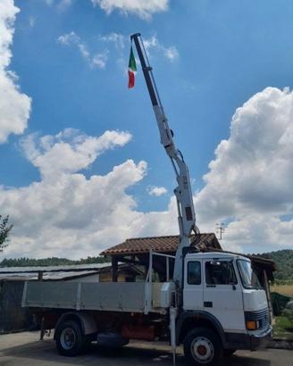 Camion 135 turbo con gru