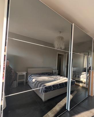 Armadio ante scorrevoli a specchio fumè