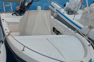 Barca a motore autosvuotante +Suzuki 40/60