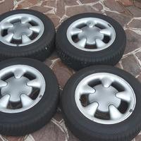 4 cerchi con gomme 