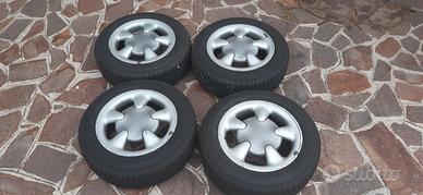 4 cerchi con gomme 