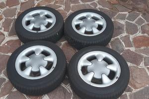 4 cerchi con gomme 
