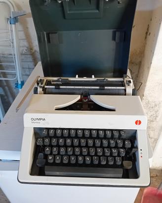 macchina da scrivere 