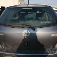 Portellone posteriore baule Toyota yaris