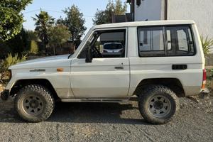 Toyota land cruiser lj70