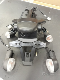 Portatarga con frecce Yamaha mt09 2014