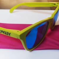 Occhiali da sole Oakley Frogskins 24-341 Polarizza