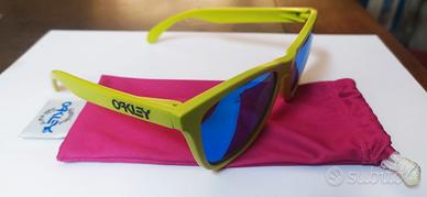 Occhiali da sole Oakley Frogskins 24-341 Polarizza