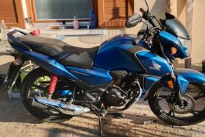 Moto Honda cb125f anno 2024