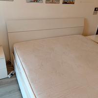 Letto matrimoniale con cassettone+ comodini