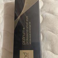 Piastra per capelli GHD Platinum+ nera non aperta