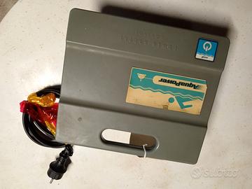 Alimentatore per pulitore piscine