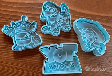Set di 4 stampi/tagliabiscotti toy story