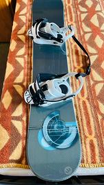 Tavola snowboard con attacchi e custodia