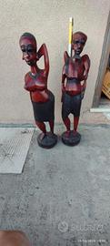Coppia di statuette in legno