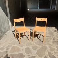 Coppia di sedie in legno chiaro perfette