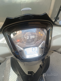 Kymco People S 300 i