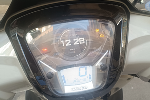 Kymco People S 300 i