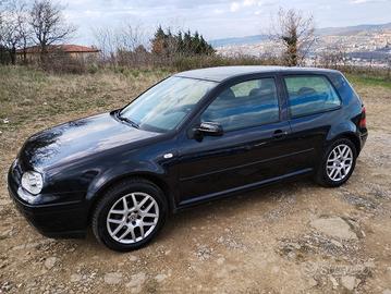 Volkswagen Golf 1.6 2001 – Motore rifatto 