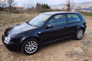 Volkswagen Golf 1.6 2001 – Motore rifatto 