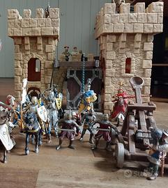 schleich riproduzione cavalieri e castello