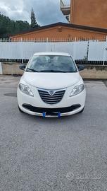 Lancia y ypsilon