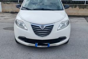 Lancia y ypsilon