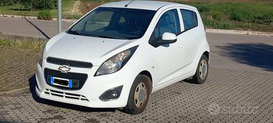 automobile utilitaria