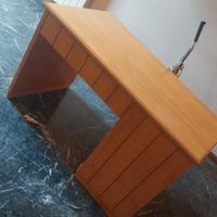 Scivania in legno