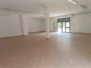 Ottana locale commerciale 200 mq zona centrale